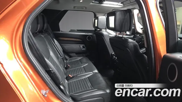 Land Rover Discovery 2018 — фото 12