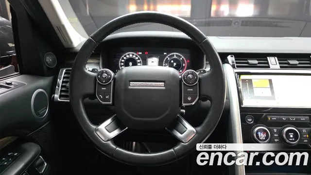 Land Rover Discovery 2018 — фото 13