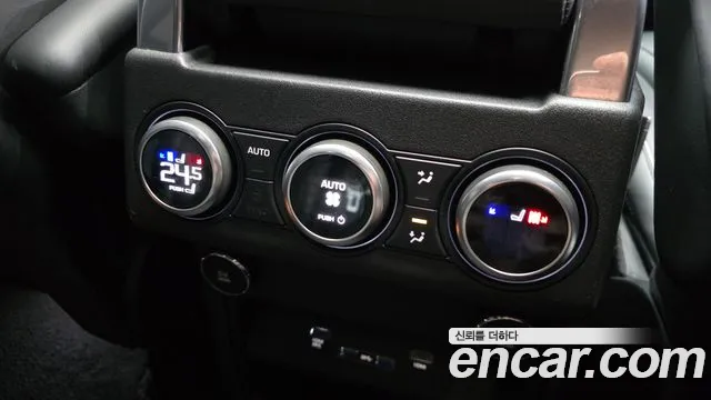 Land Rover Discovery 2018 — фото 19