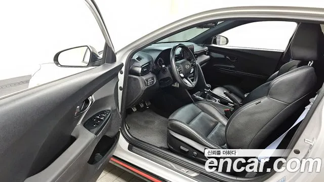Hyundai Veloster 2022 — фото 10
