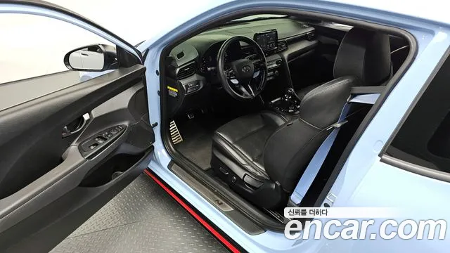 Hyundai Veloster 2019 — фото 11
