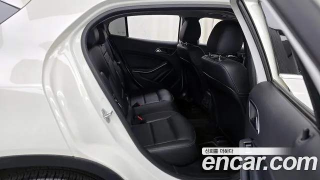 Mercedes-Benz GLA-Class 2018 — фото 12