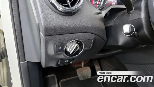 Mercedes-Benz GLA-Class 2018 — фото 16