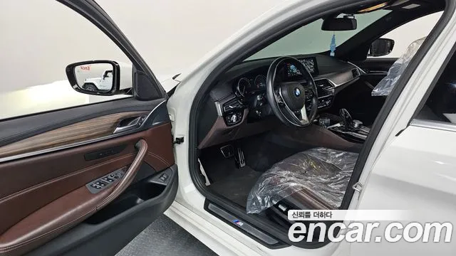 BMW 5-Series 2018 — фото 10