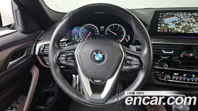 BMW 5-Series 2018 — фото 13