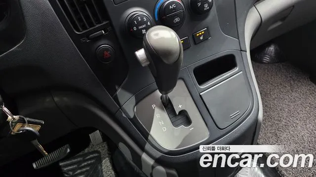 Hyundai Starex 2015 — фото 9