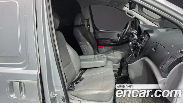 Hyundai Starex 2015 — фото 10