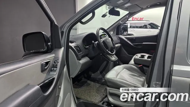 Hyundai Starex 2015 — фото 11