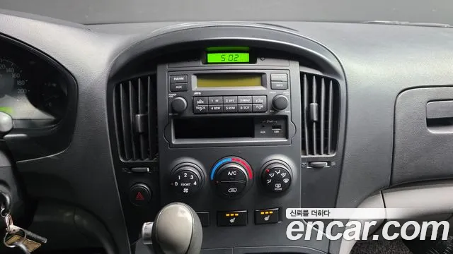 Hyundai Starex 2015 — фото 12