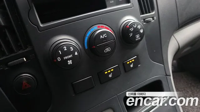 Hyundai Starex 2015 — фото 15