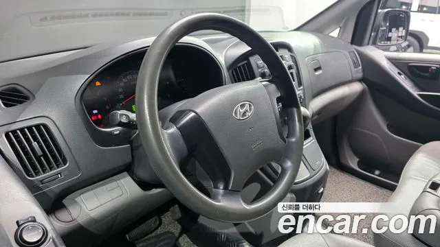 Hyundai Starex 2015 — фото 18