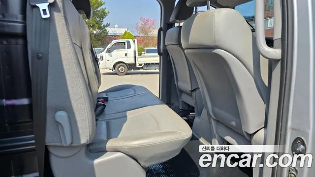 Hyundai Starex 2015 — фото 10
