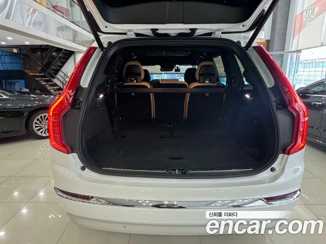 Volvo XC90 2022 — фото 20
