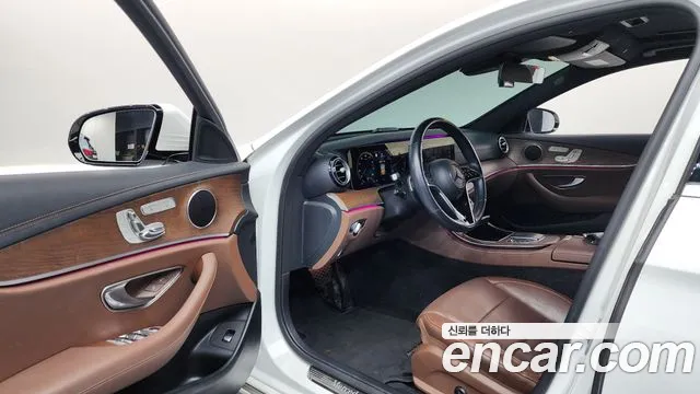 Mercedes-Benz E-Class 2021 — фото 10