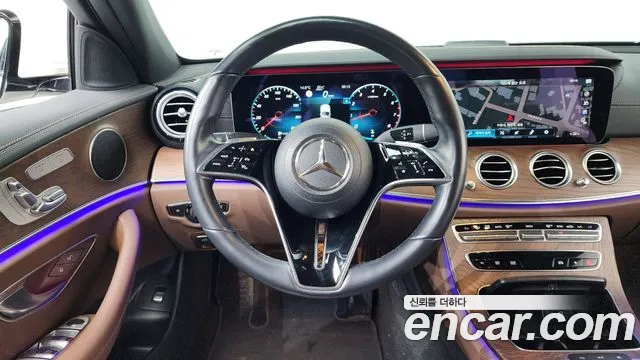 Mercedes-Benz E-Class 2021 — фото 13