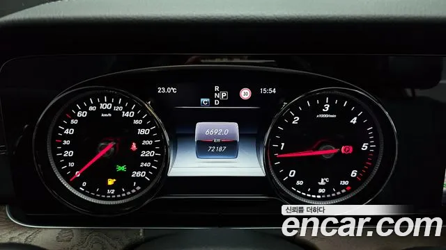 Mercedes-Benz E-Class 2017 — фото 8