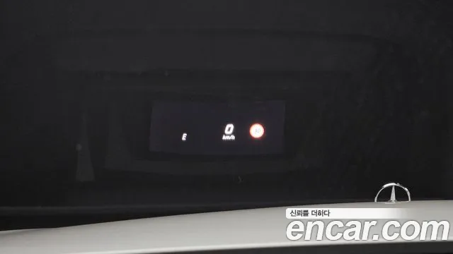 Mercedes-Benz E-Class 2017 — фото 16