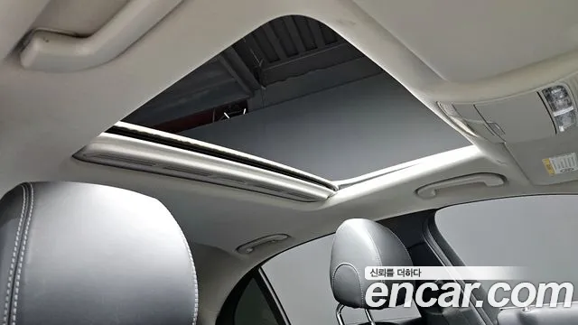 Mercedes-Benz E-Class 2017 — фото 19