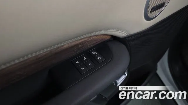 Land Rover Discovery 2019 — фото 18