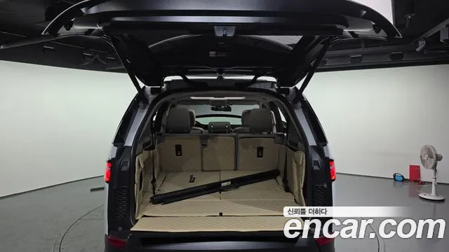 Land Rover Discovery 2019 — фото 20