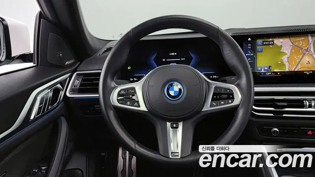 BMW i4 2023 — фото 13