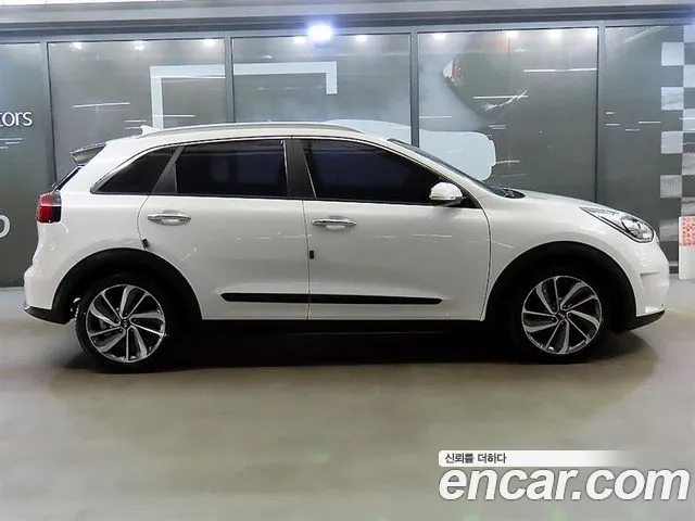 Kia Niro 2017 — фото 3