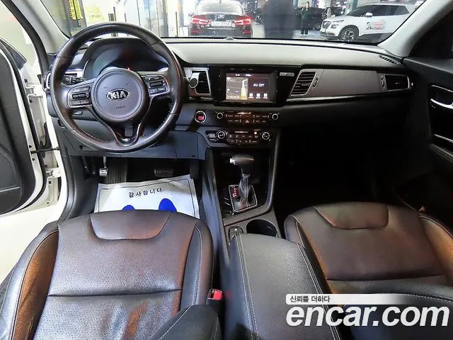 Kia Niro 2017 — фото 10