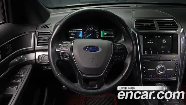 Ford Explorer 2018 — фото 20