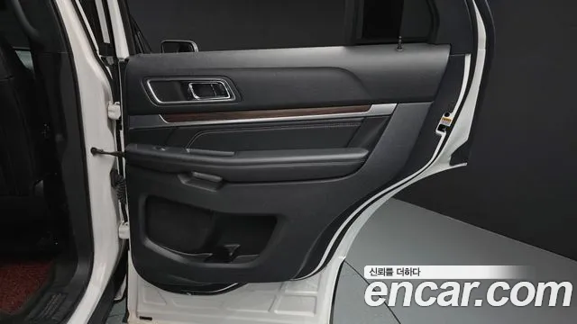 Ford Explorer 2018 — фото 15
