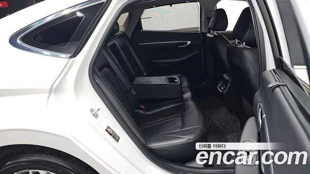 Hyundai Sonata 2020 — фото 18