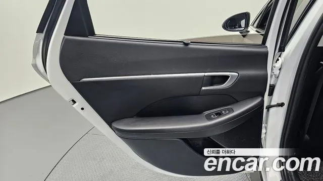 Hyundai Sonata 2020 — фото 15