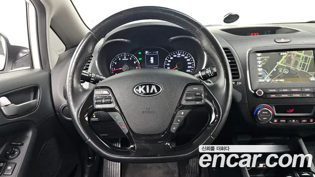 Kia K3 2017 — фото 14