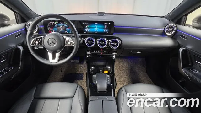 Mercedes-Benz A-Class 2022 — фото 10