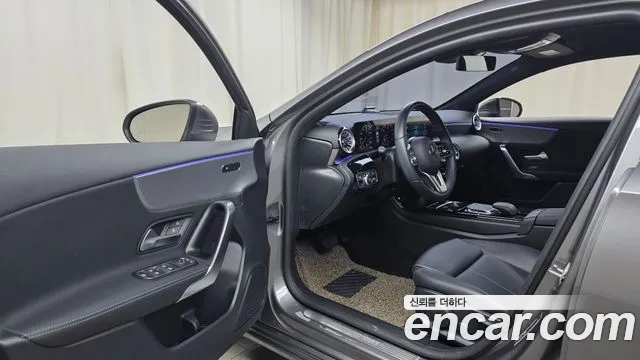 Mercedes-Benz A-Class 2022 — фото 13