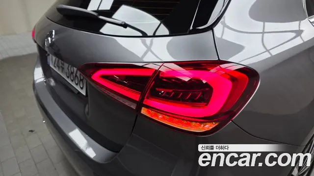 Mercedes-Benz A-Class 2022 — фото 9