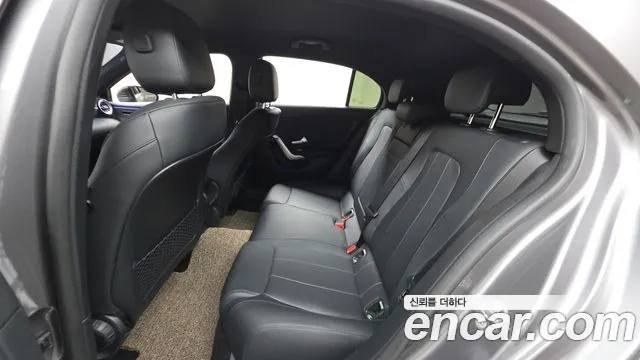 Mercedes-Benz A-Class 2022 — фото 16