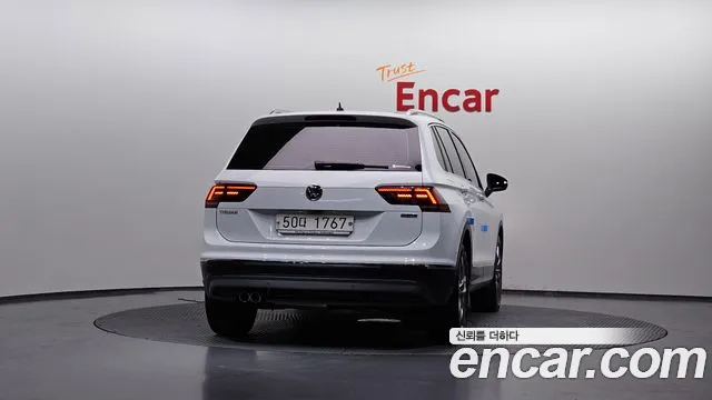 Volkswagen Tiguan 2018 — фото 4