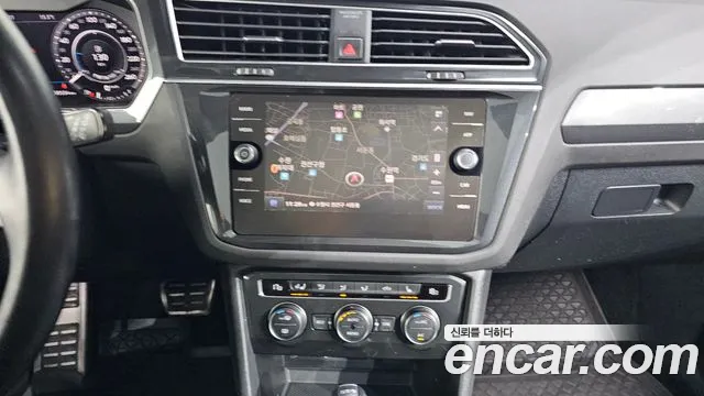 Volkswagen Tiguan 2018 — фото 20