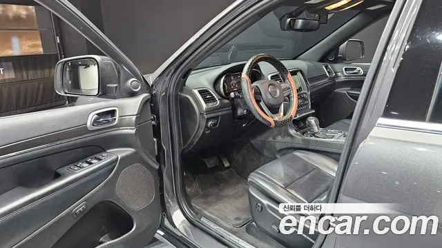 Jeep Cherokee 2018 — фото 10