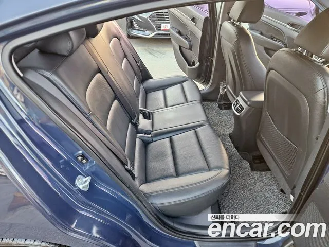 Hyundai AVANTE 2016 — фото 11