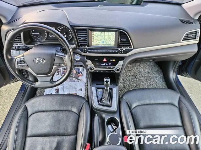 Hyundai AVANTE 2016 — фото 12