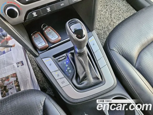 Hyundai AVANTE 2016 — фото 15