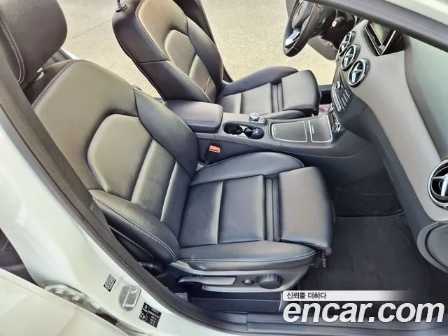 Mercedes-Benz B-Class 2016 — фото 10