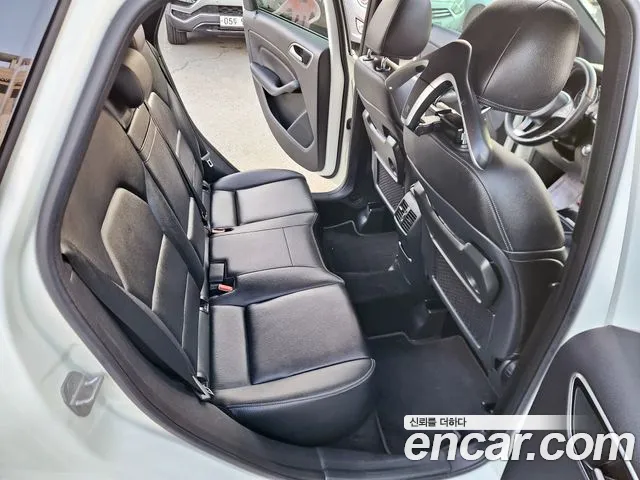Mercedes-Benz B-Class 2016 — фото 11