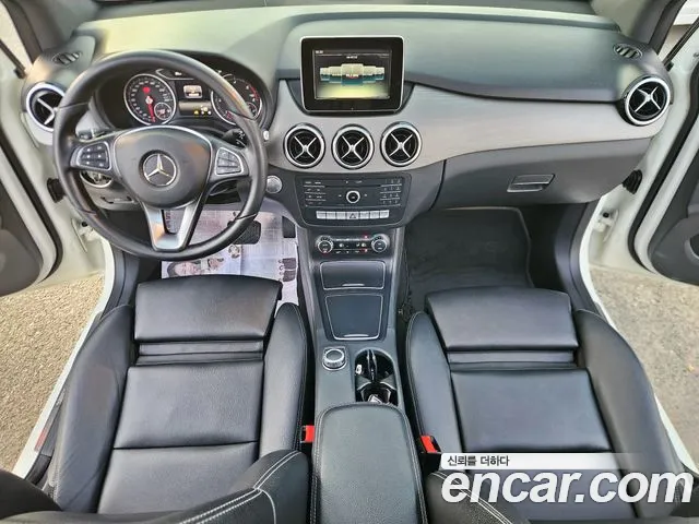 Mercedes-Benz B-Class 2016 — фото 12