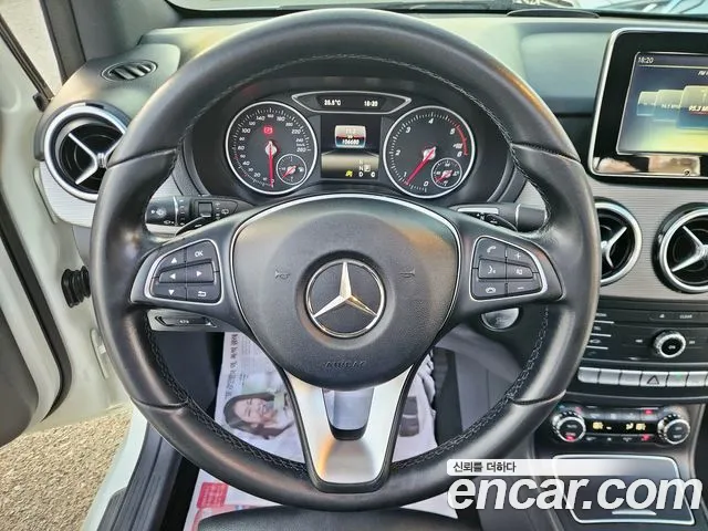 Mercedes-Benz B-Class 2016 — фото 13