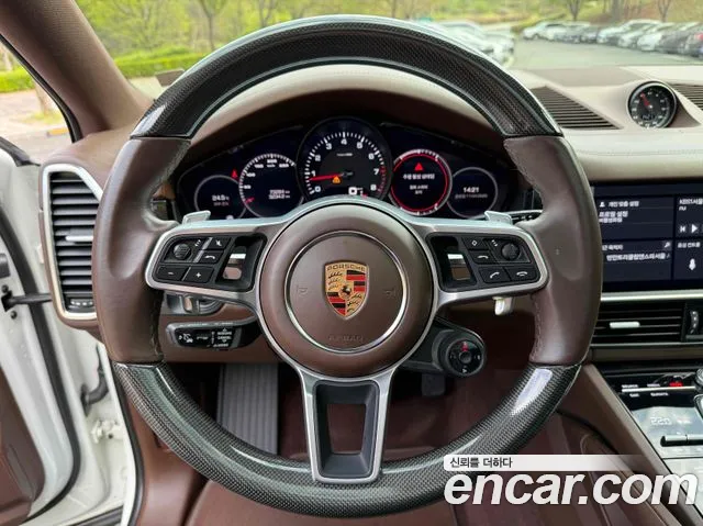 Porsche Cayenne 2020 — фото 11