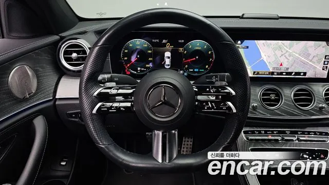 Mercedes-Benz E-Class 2021 — фото 17