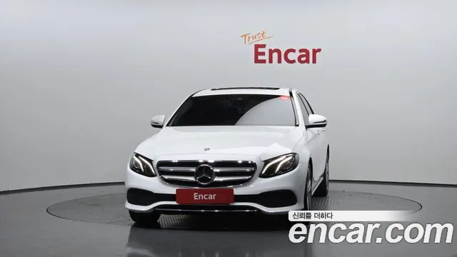 Mercedes-Benz E-Class 2018 — фото 3