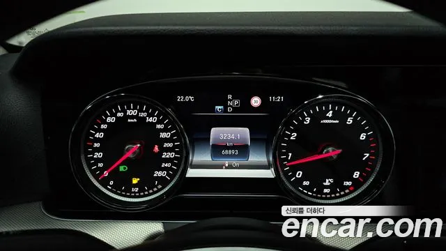 Mercedes-Benz E-Class 2018 — фото 11